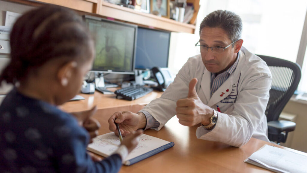 doctor-with-pediatric-patient_1